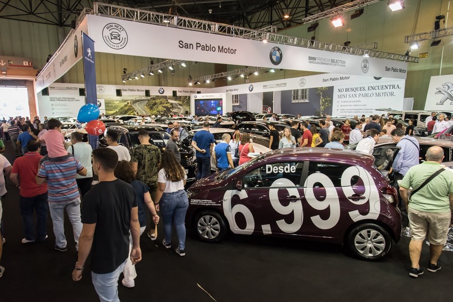 Gran ambiente de público a Salón del Motor de Sevilla 2019