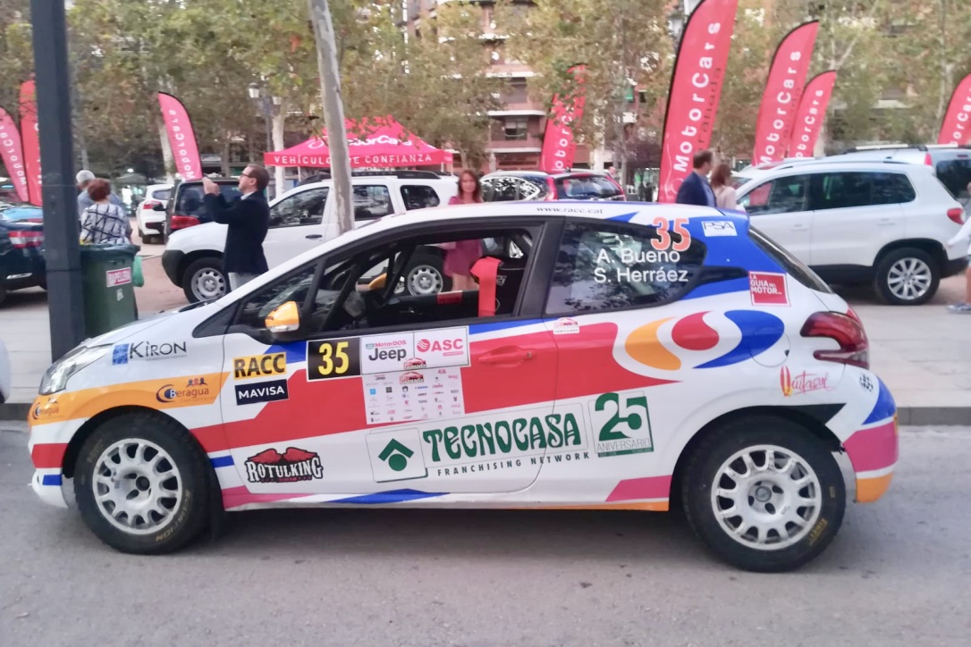 Prometedor debut de Alberto Bueno en los rallys de tierra.