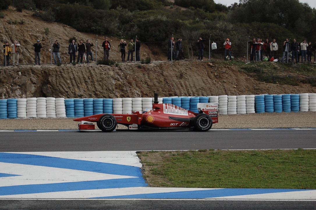 Fernando Alonso en unos entrenamientos en Jerez.