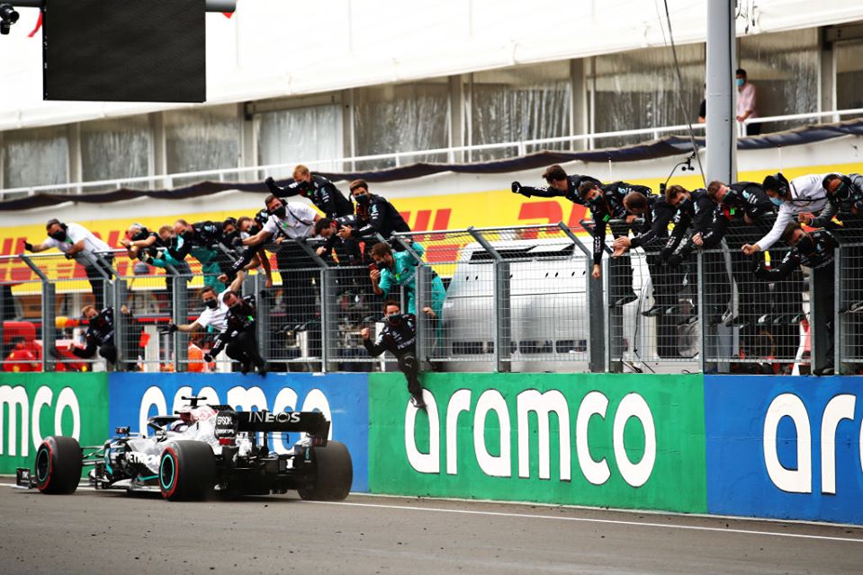 Hamilton gana en Hungaroring.