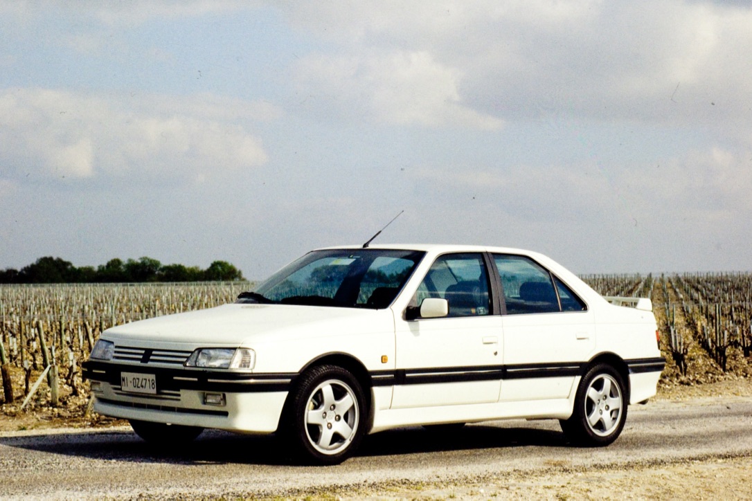 Peugeot 405 T16.