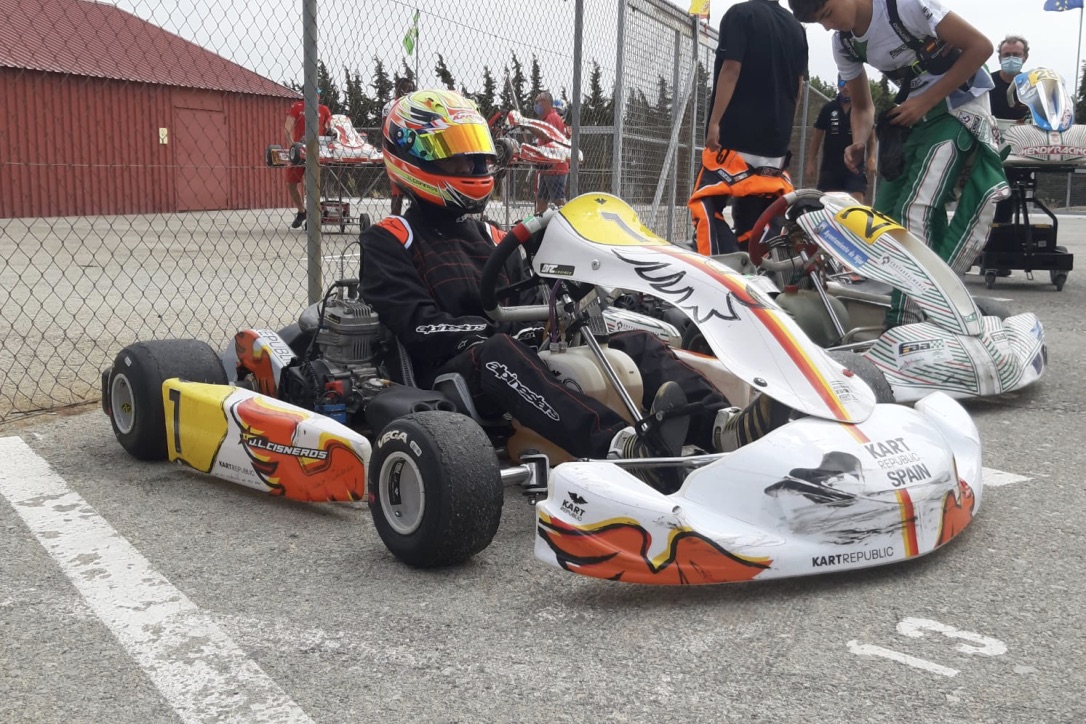 José Luis Cisneros.