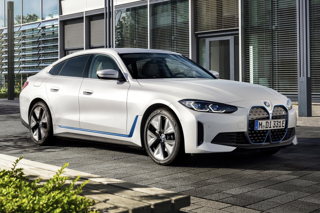 BMW i4.
