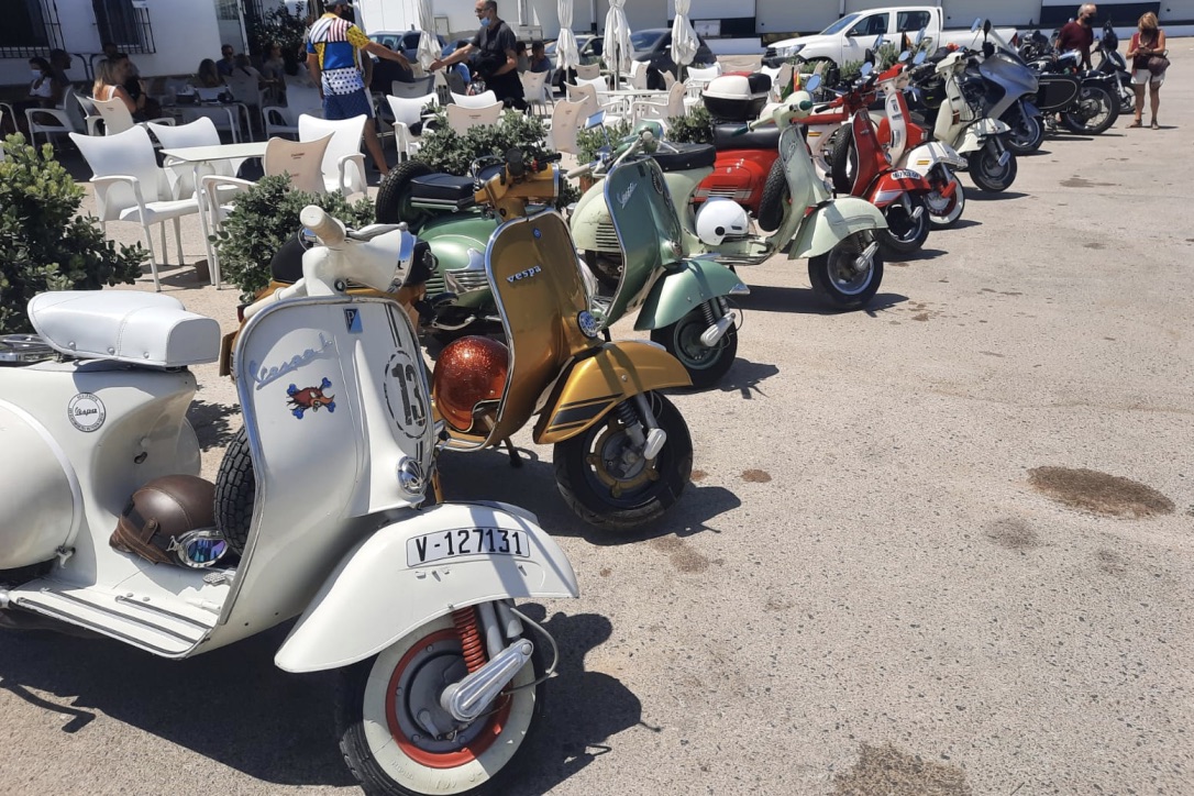 Vespas y clásicas.