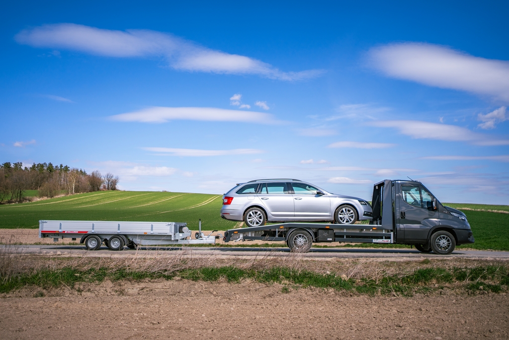 Razones para comprar un remolque para tu negocio antes de fin de año