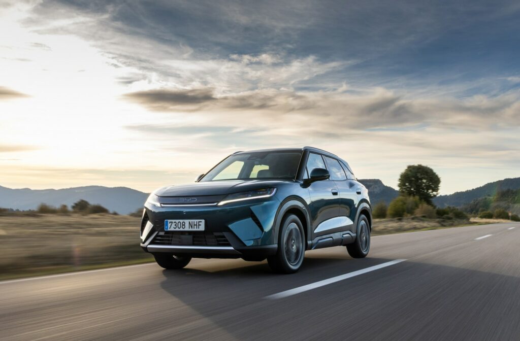 BYD ATTO 2 DM-i conducción