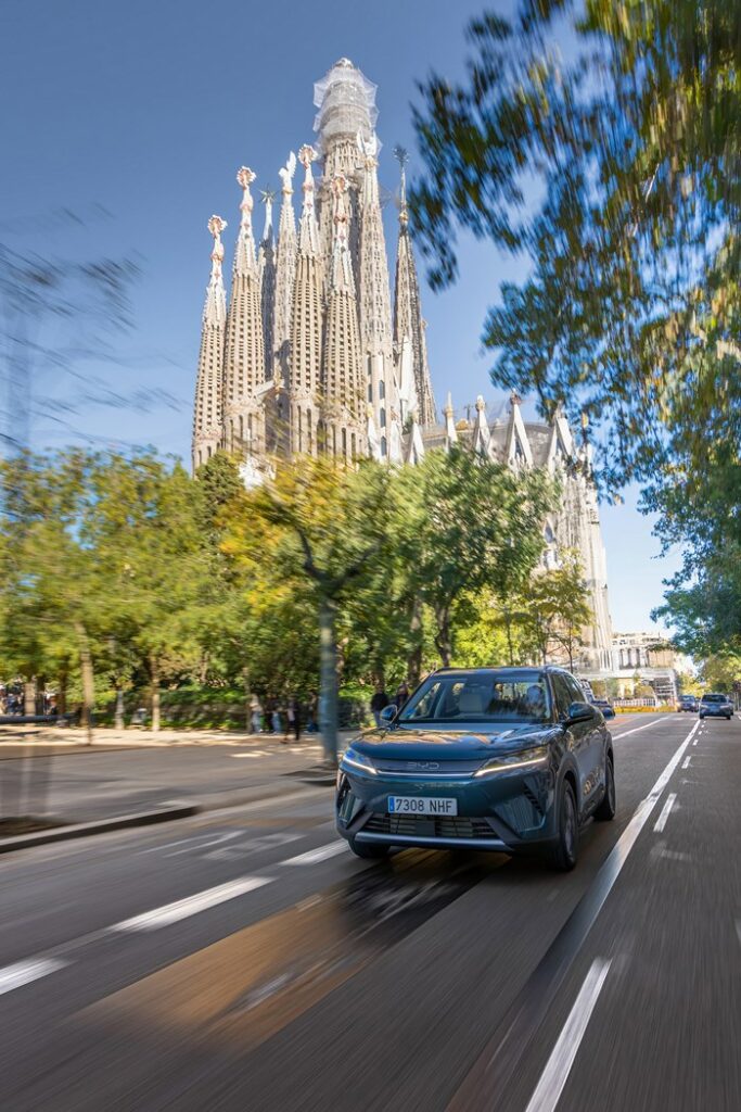 BYD ATTO 2 DM-i conducción