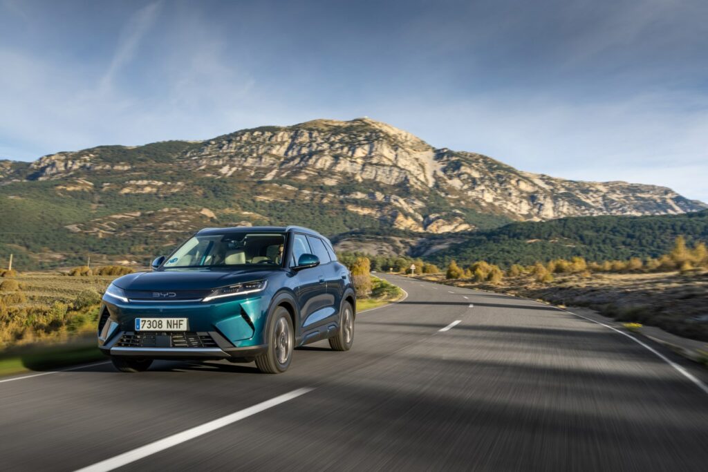 BYD ATTO 2 DM-i conducción