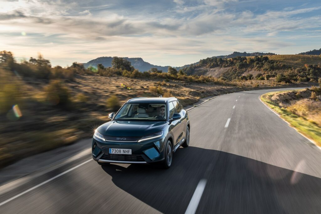 BYD ATTO 2 DM-i conducción