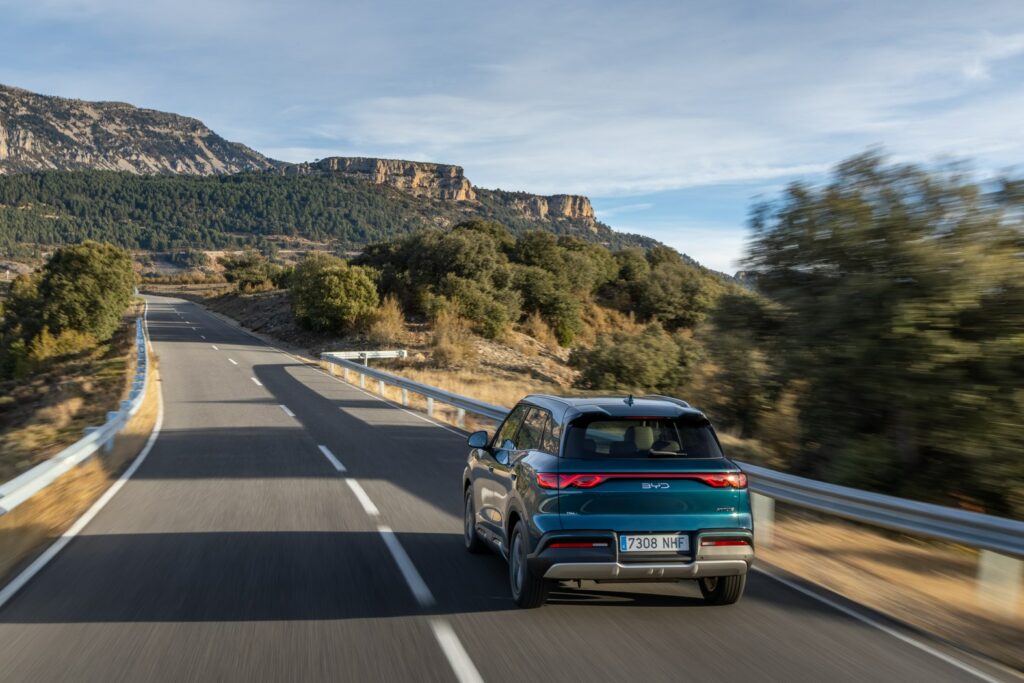 BYD ATTO 2 DM-i conducción