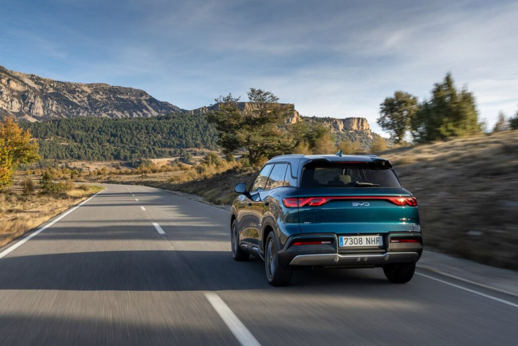 BYD ATTO 2 DM-i conducción