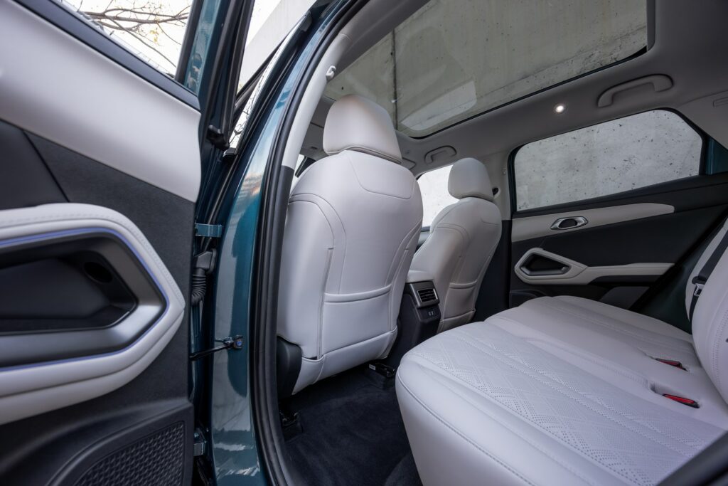 BYD ATTO 2 DM-i interior