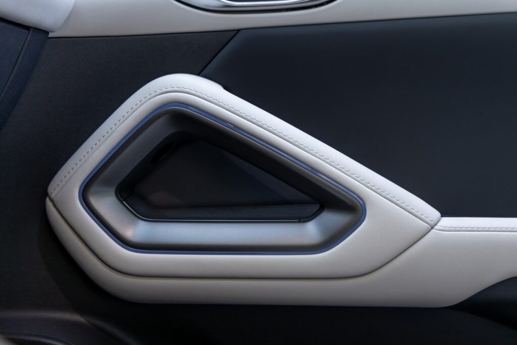 BYD ATTO 2 DM-i interior