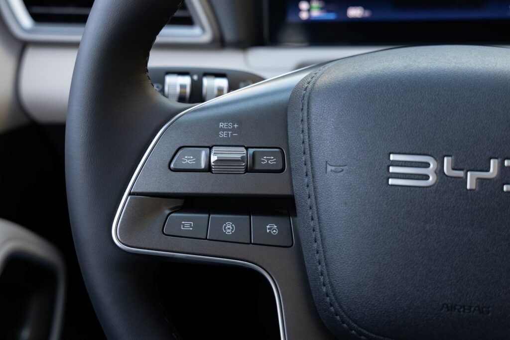 BYD ATTO 2 DM-i interior