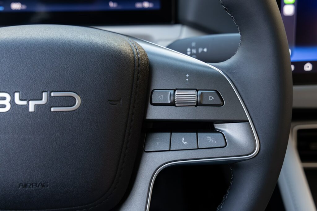 BYD ATTO 2 DM-i interior